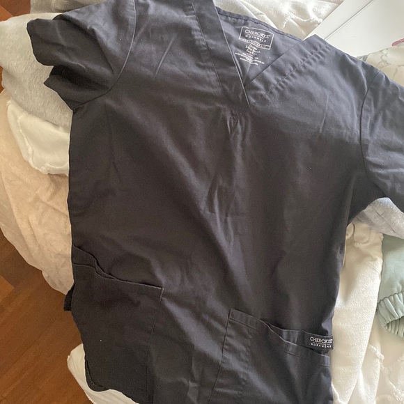 Scrub top - Picture 2 of 4